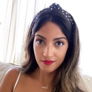 Meet your Posher, Ana